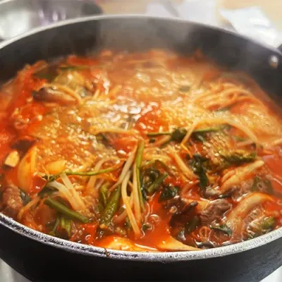 시원한 국물 진한 사골 우거지탕